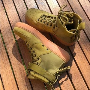 air force one mustard